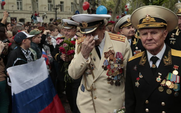 Russians, Ukrainians celebrate Victory Day Over Nazis
